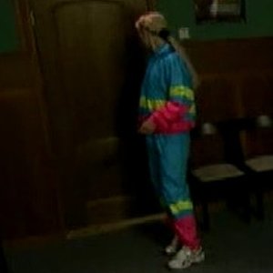 Девушки в спортивных костюмах