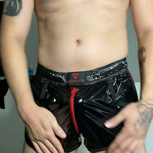 Wet look nylon muskulo shorts