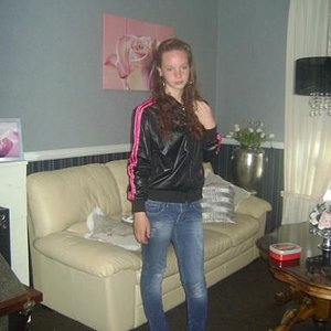 black and pink adidas chile