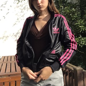 black and pink adidas chile