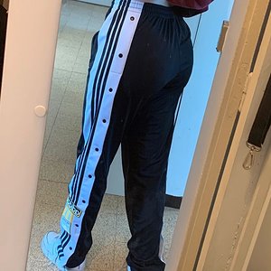 Sexy Adibreak girl teasing