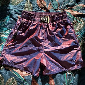 Nike Short in iridescent color