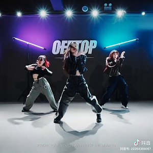 v0300fg10000cga9su3c77u2hht376fg.mp4