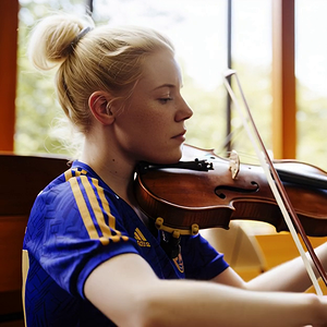 over_the_shoulder_shot_of_a_cute_female_university (5).mp4