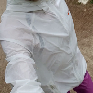 nike windbreaker and adidas windpants running outfit.mp4