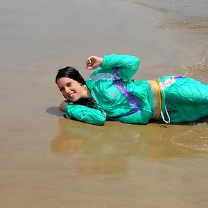 Siny-wet-BEACH-Women.jpg