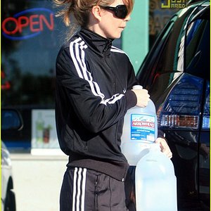 ellen pompeo grocery shopping 04
