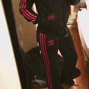 Adidas Chile black/pink suit
