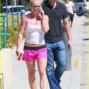 britney-spears-looks-refreshed-after-workout-05.jpg