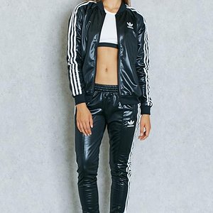 217407c0d1eaae90cc1bf1eca9318fc9--track-suits-adidas-women.jpg
