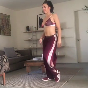 Randi Freitas sur Instagram  Been adding a lot of popping cl.mp4