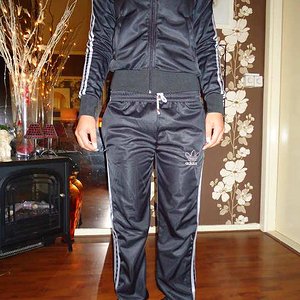 C 9V2YYG51t0yuSrgQV NA==