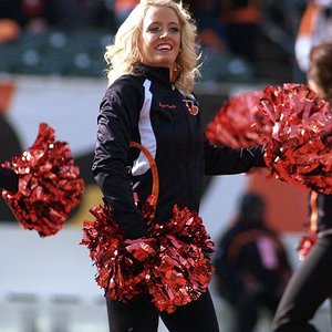 tempBen-Gal-Cheerleaders-PITatCIN-002--nfl_mezz_1280_1024.jpg