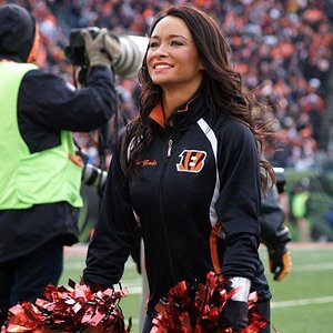 tempBen-Gal-Cheerleaders-PITatCIN-092--nfl_mezz_1280_1024.jpg