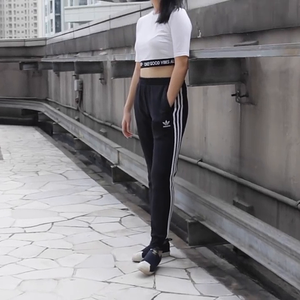 3 Ways to Style Sweatpants.mp4