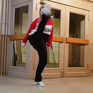 Cecile❤ sur Instagram  Some Tutting Moves???? . . . . Tags #po.mp4
