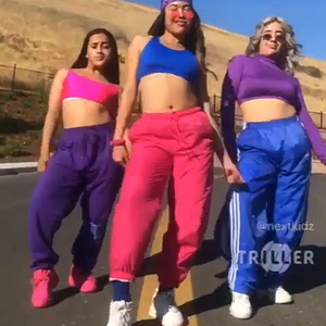 ea1dfbc273cde6a2d888a55b30225fd8.mp4