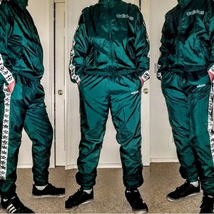 Looooooove this suit