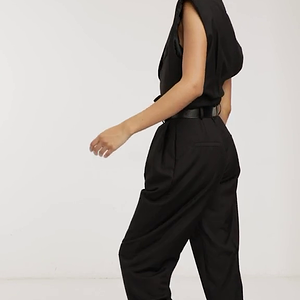 c990bbb1-010b-48a6-b258-68cc38562a38.mp4