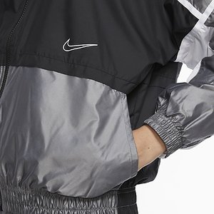 sportswear-woven-jacket-Kbdx6H (2).jpg