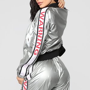 09-14-18_Studio_2_15-19-53_SET5173_Silver0440_AJ_760x (1).jpg