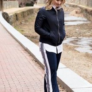 small.adidas-trackpants-outfit.jpg.09d5296cbcecfbf646fe1a437a1d9c5e.jpg