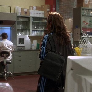 Adidas-Tracksuit-and-T-Shirt-Worn-by-Janet-Jackson-as-Denise-in-Nutty-Professor-II-The-Klumps-2 (1).jpg
