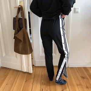 02_020b0_gaXHE94Dr86KmSBZVfsECoCW