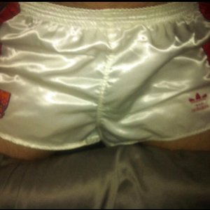 Any women into shiny shorts i love chatting
