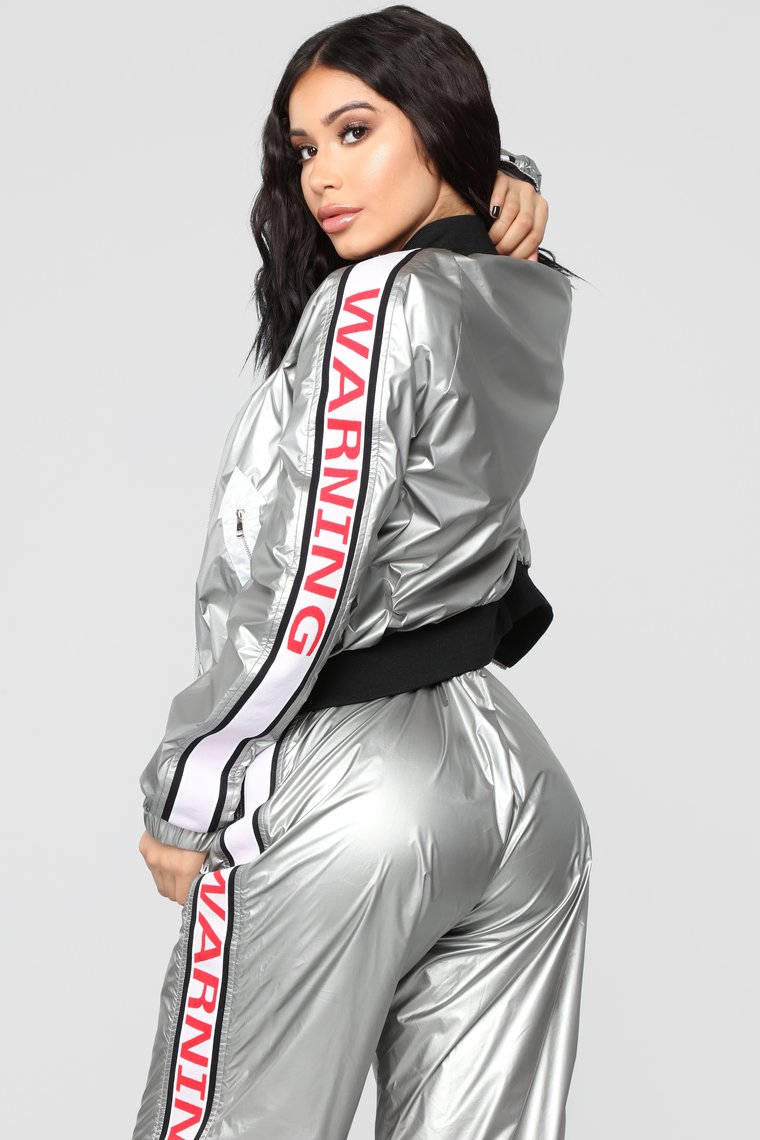 09-14-18_Studio_2_15-19-53_SET5173_Silver0440_AJ_760x (1).jpg