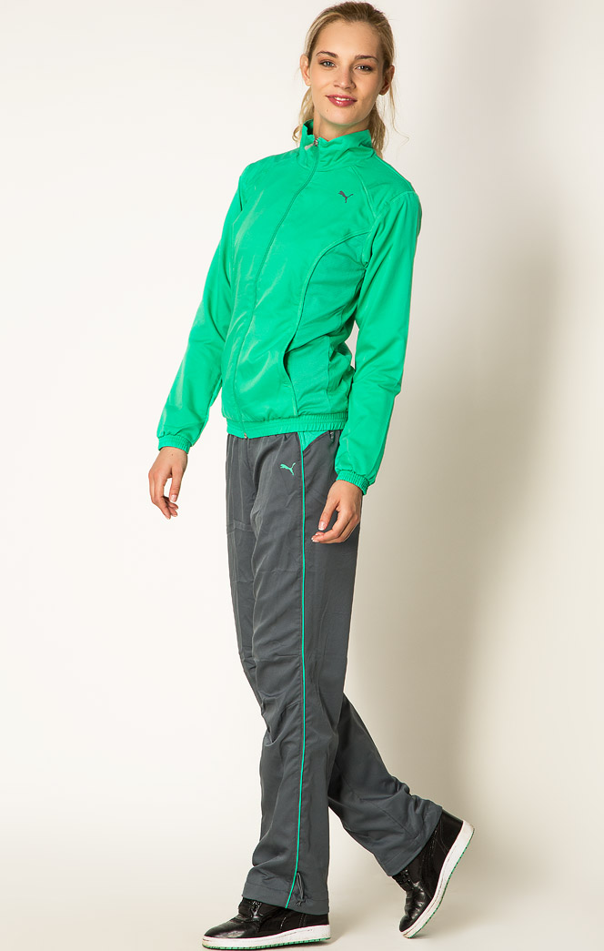 1935713211 2 uploading