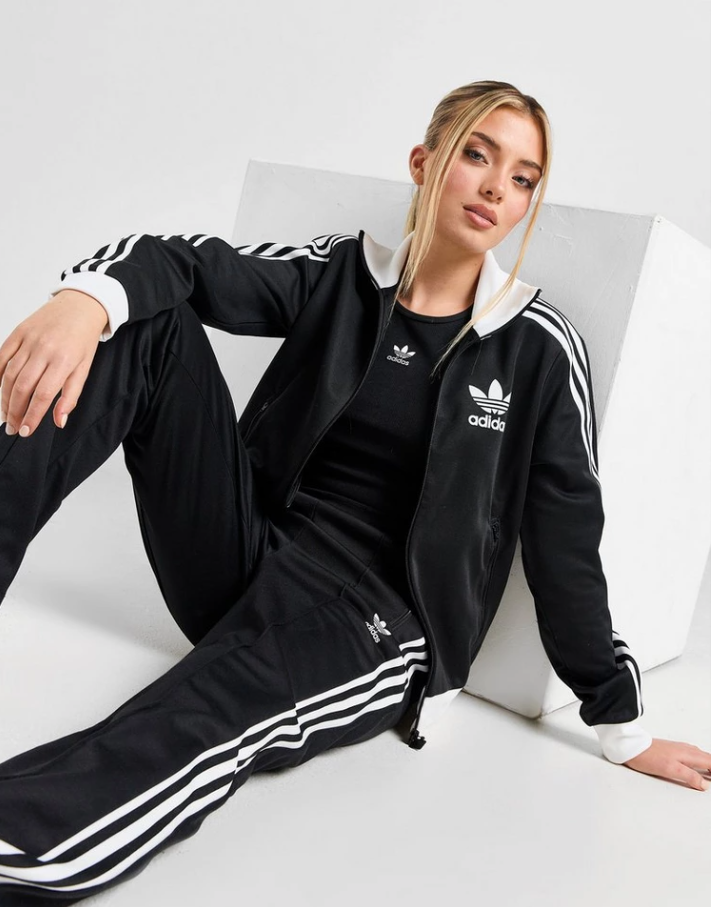 2025-03-25 23.14.08.png