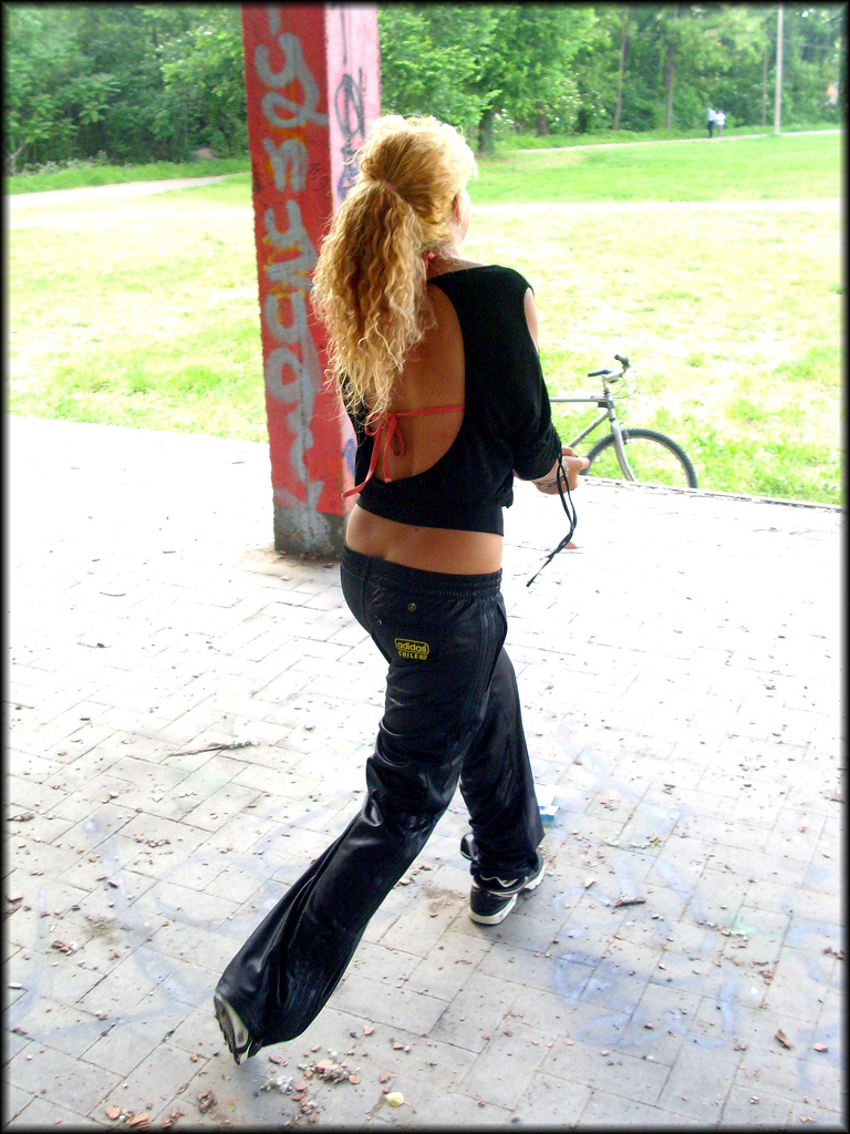 2483976732 0e7f9d0811 B