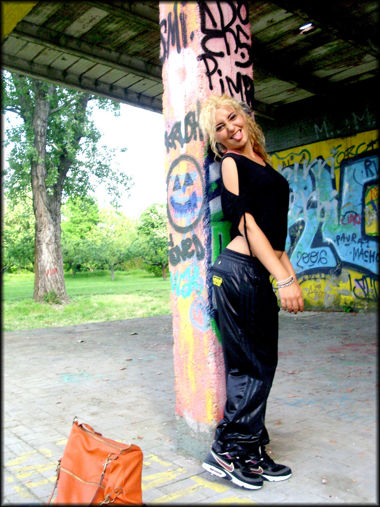 2484074880 6e144a9fe6 B