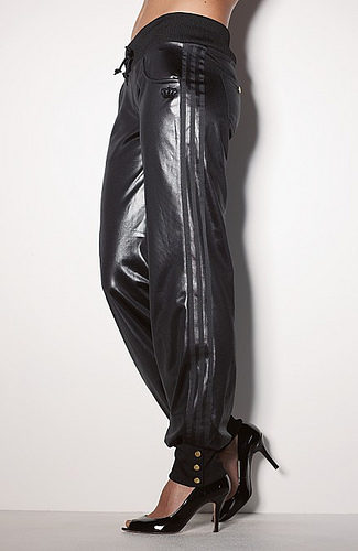 3212579897 0244126757