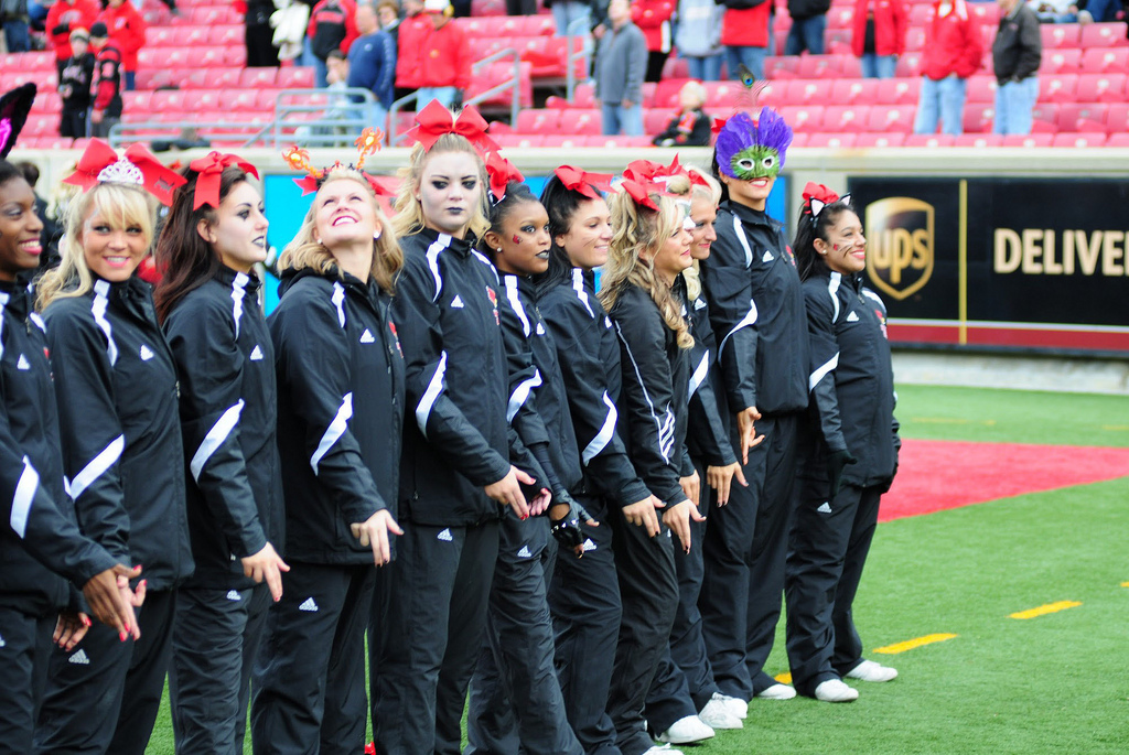 4065654604 d466751603 B