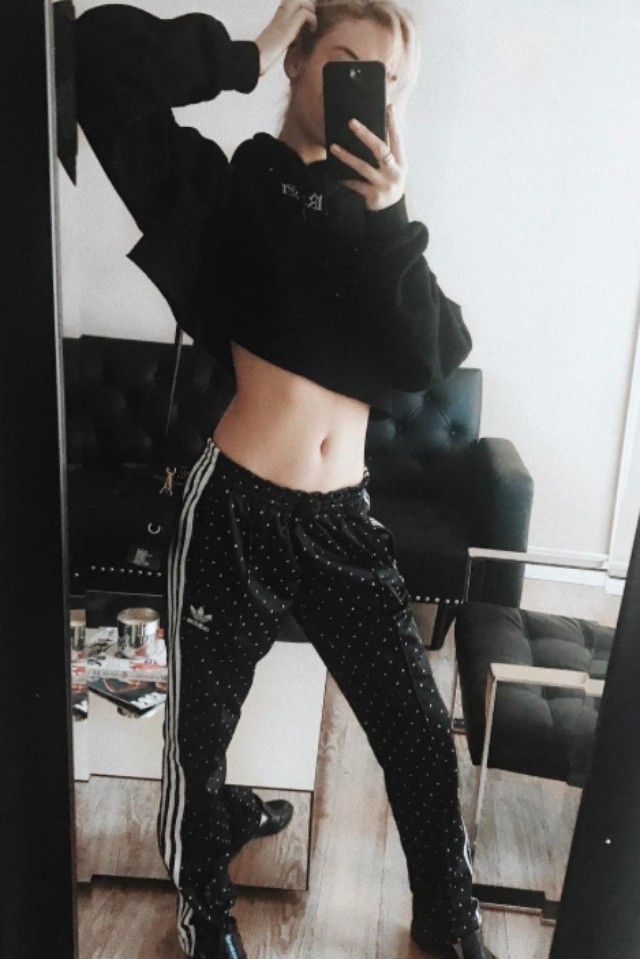 Amanda-Steele-Instagram-2017-02-23_L3BSV25jX3BIREJGNHR6V2tQMW9ORUpxMjJnOD0vNjR4MDo1MzN4NzAzLzY0MHgwLzJkMjA2YWY4LWUwMmUtNDNkNy05YTI2LTQ1ZDY5MTM2ZjRjNA=