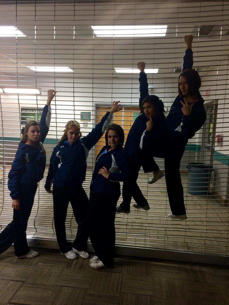 B0wsH9iCUAEavzq.jpg large.jpg