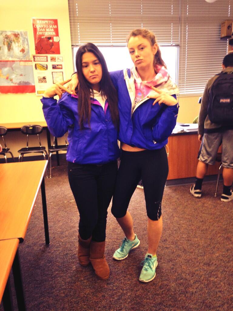 BeC3PHjCYAAtftH.jpg large.jpg