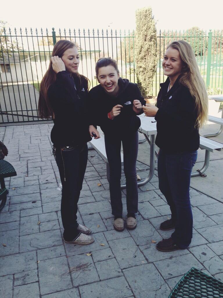 BZJUyNKCUAAAtgV.jpg large.jpg