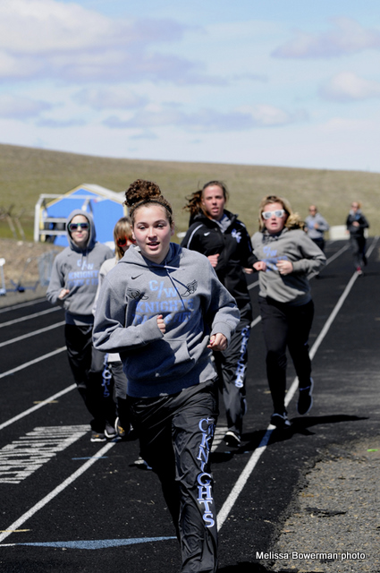CW track Heppner 4 29 11 team warm Up Hannah DSC6685rr   Copy (2)