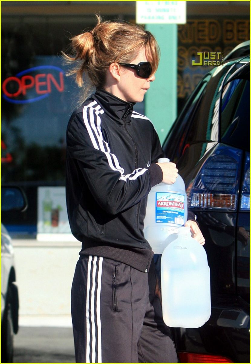 ellen pompeo grocery shopping 04