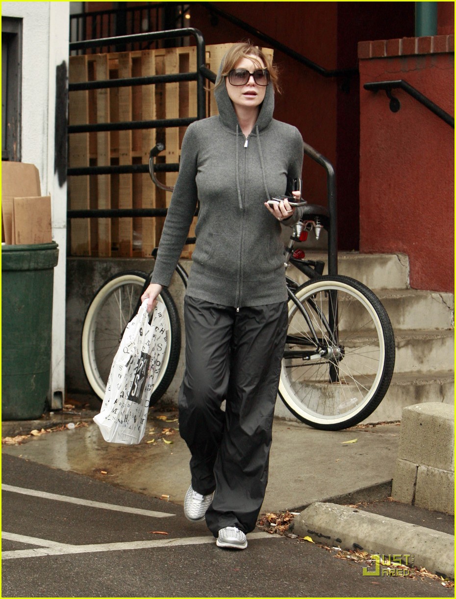 ellen-pompeo-rain-pain-10.jpg