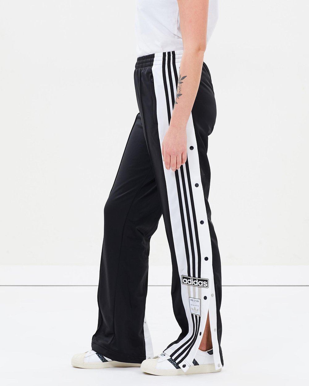 http _static.theiconic.com.au_p_adidas-originals-7281-323456-1.jpg