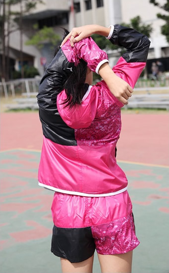 Mizuno windbreaker & nylon shorts