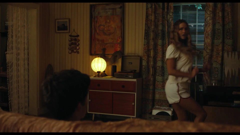 No Hard Feelings (2023) trailer- Jennifer Lawerence in white shorts 1