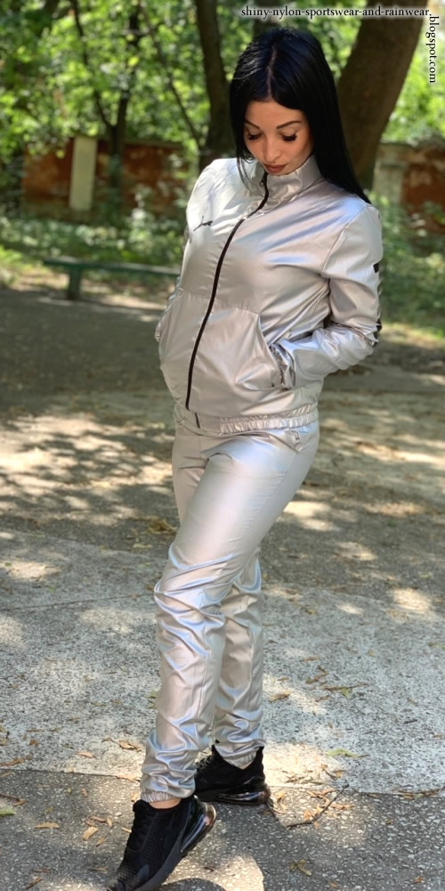 puma-silver-grey-tracksuit-girl-nylon.jpg
