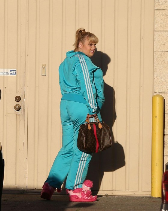 rebel-wilson-dog-slippers-tracksuit-1915271698 (1).jpg