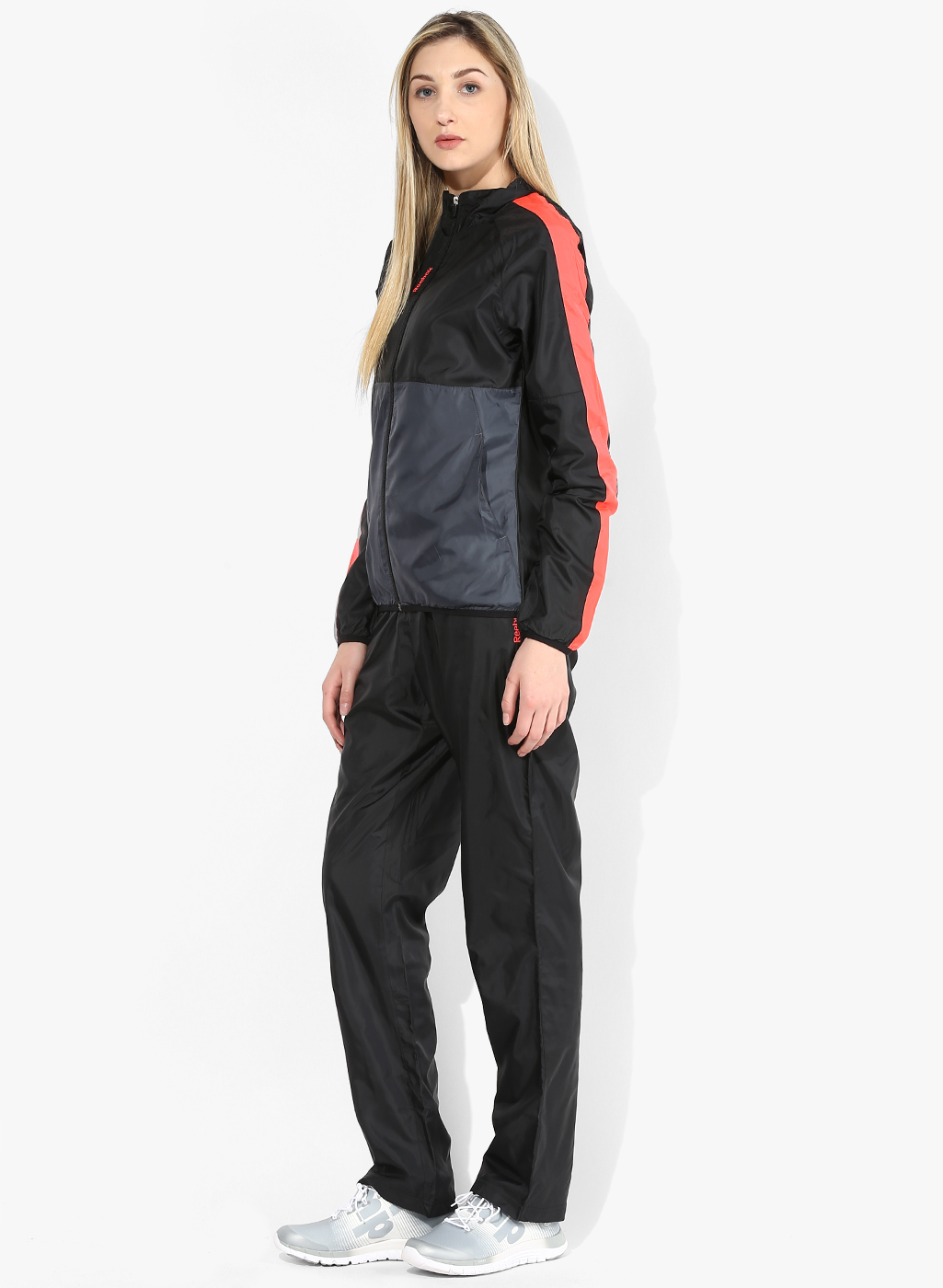 Reebok-Ts-Wov-Black-Tracksuits-8215-7643361-3-zoom_l.jpg