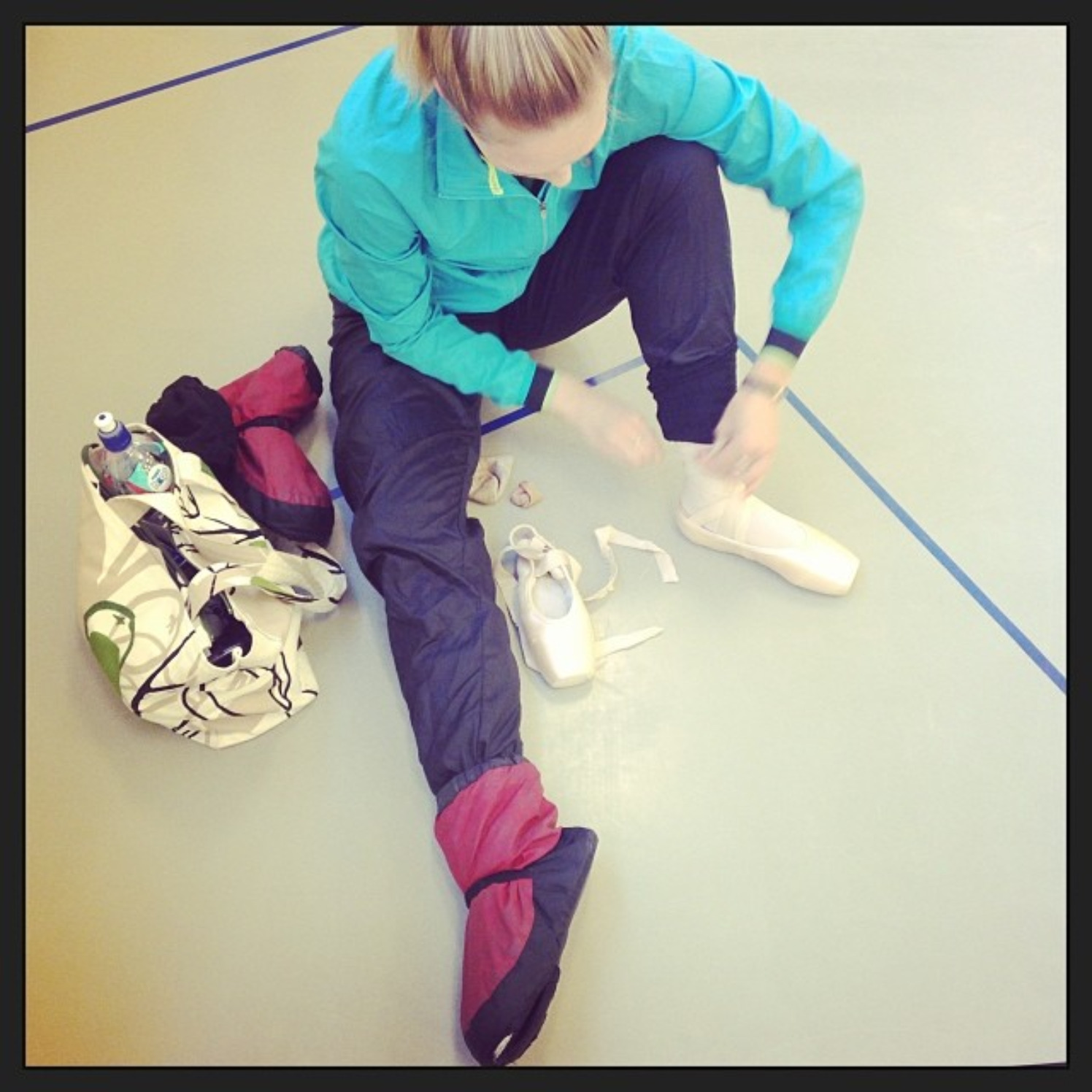 Screenshot_2018-07-23 Royal New Zealand Ballet auf Instagram „ rnzb dancer Hayley Donnison swaps her moon boots for point s[...].jpg